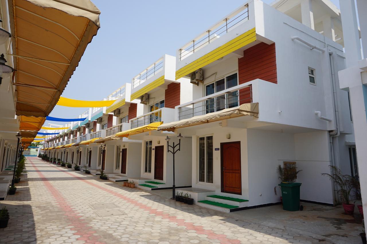 Sea La Vie Covelong Beach Resort Kelambākkam Dış mekan fotoğraf